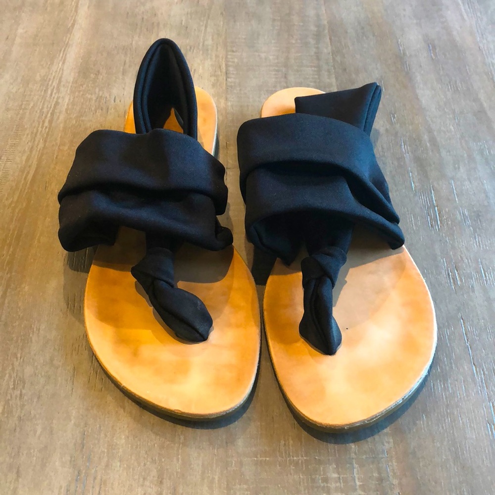 Like new dirty laundry sandals size 6